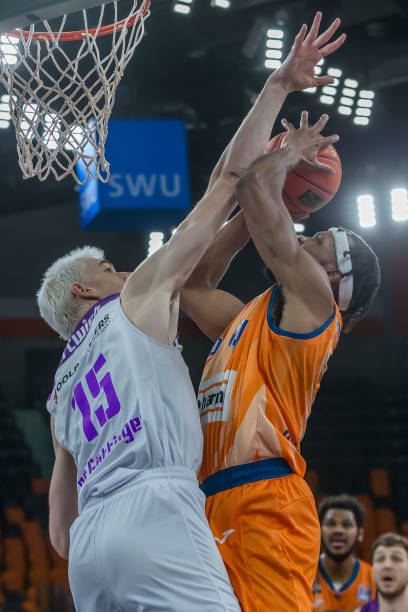 则毫不客气 则毫不客气